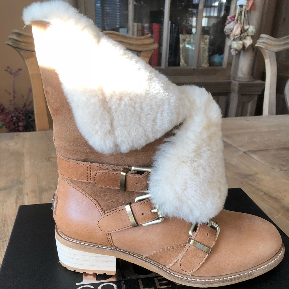 Australia Luxe Mid Motto Boot. Beautiful boot!
